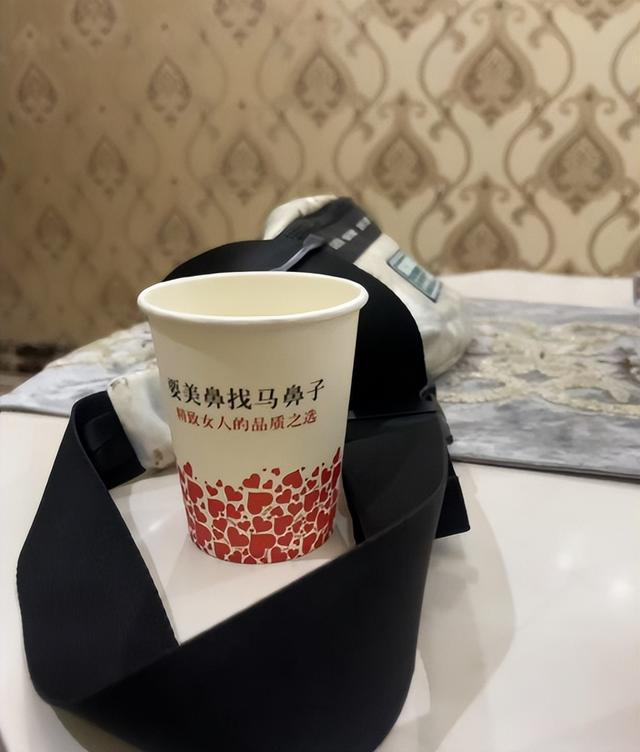 米兰体育超市女老板被口腔大夫1天做12项美容手术称隆胸后假体分裂维权反被打(图2)